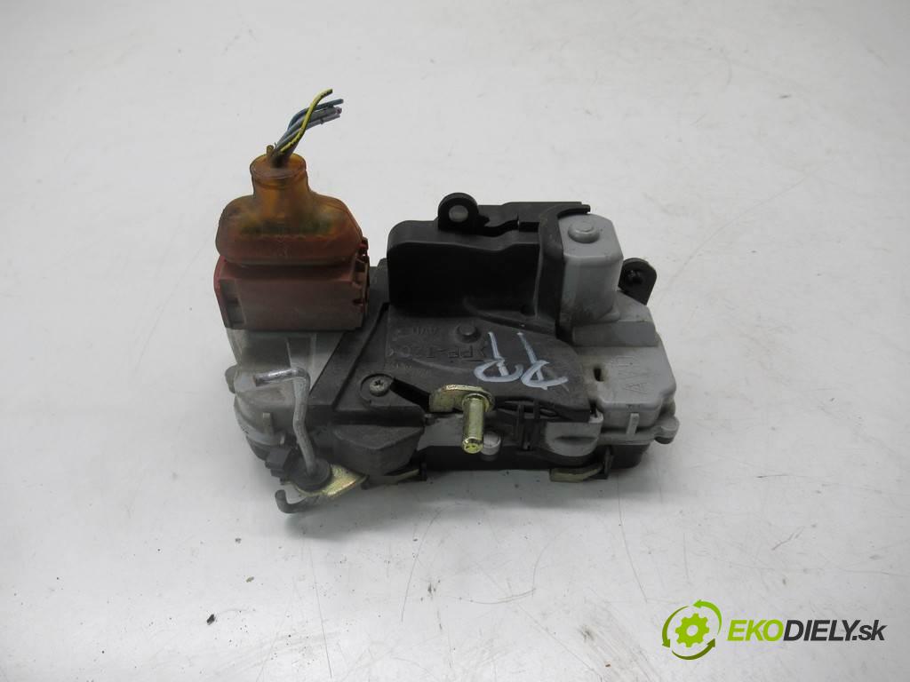 Citroen Xsara Picasso  2000 85 kW 1.8B 115KM 99-04 1800 zámok predný pravy