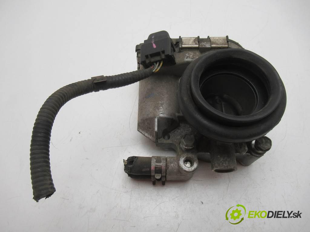 Toyota Yaris II  2007  HATCHBACK 3D 1.0VVTI 69KM 05-09 998 Škrtiaca klapka 22030-0Q010 (Škrtiace klapky)
