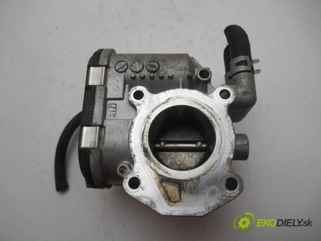 Toyota Yaris II  2007  HATCHBACK 3D 1.0VVTI 69KM 05-09 998 Škrtiaca klapka 22030-0Q010 (Škrtiace klapky)