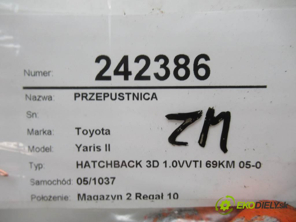 Toyota Yaris II  2007  HATCHBACK 3D 1.0VVTI 69KM 05-09 998 Škrtiaca klapka 22030-0Q010 (Škrtiace klapky)