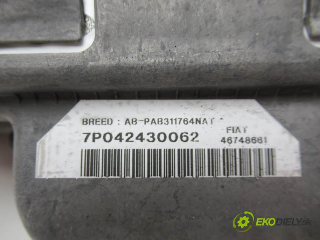 Alfa Romeo 147  2004  HATCHBACK 5D 1.9JTD 140KM 00-10 1900 AirBag - spolujazdca 46748661 (Airbagy)