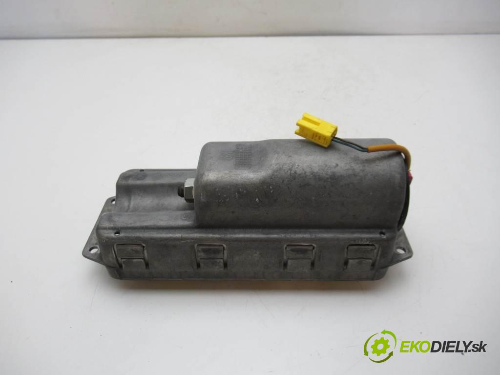 Alfa Romeo 147  2004  HATCHBACK 5D 1.9JTD 140KM 00-10 1900 AirBag - spolujazdca 46748661 (Airbagy)