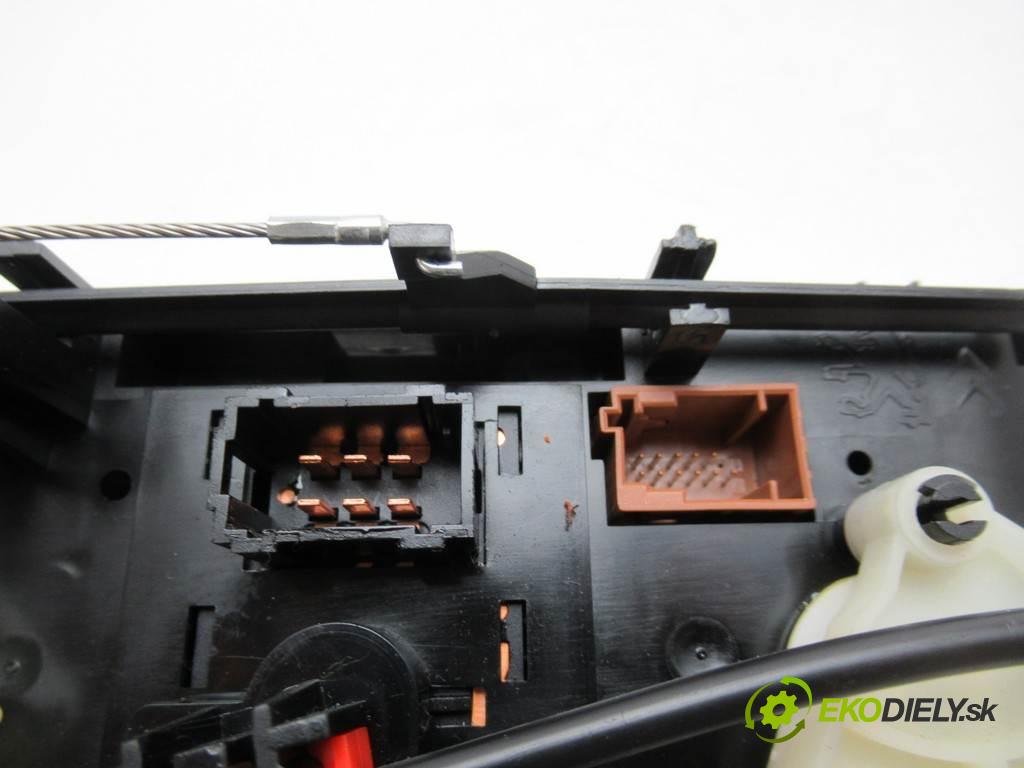 Citroen C3 II  2011 54 kW VTR+ HATCHBACK 5D 1.4B 73KM 09-16 1360 Panel ovládania kúrenia 400018005 (Prepínače, spínače, tlačidlá a ovládače kúrenia)