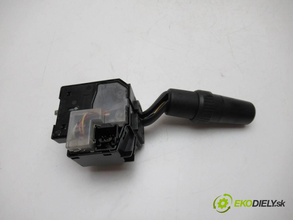 Mazda 3    BK HATCHBACK 5D 1.6B 105KM 03-09  Prepínač smeroviek 17D682 (Prepínače, spínače, tlačidlá a ovládače kúrenia)