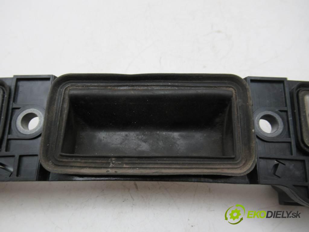 Volkswagen Jetta V  2006  SEDAN 4D 1.6B 102KM 05-11 1600 Kľučka zadnej dverí Lišta svetielka,osvetlenie 1T0827574