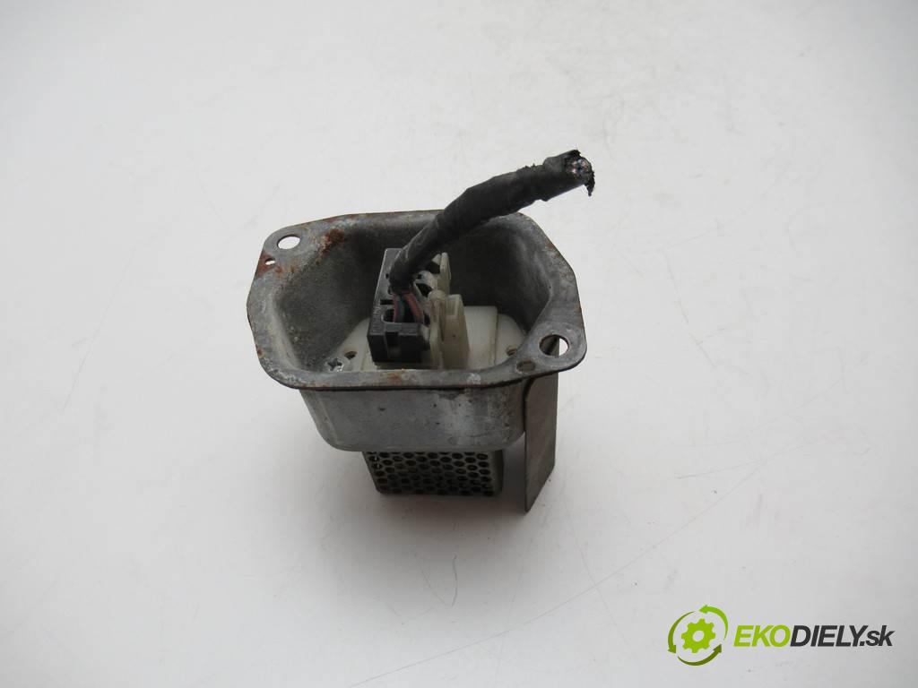 Nissan Terrano II    A  odpor rezistor topení vzduchu  (Odpory topení)