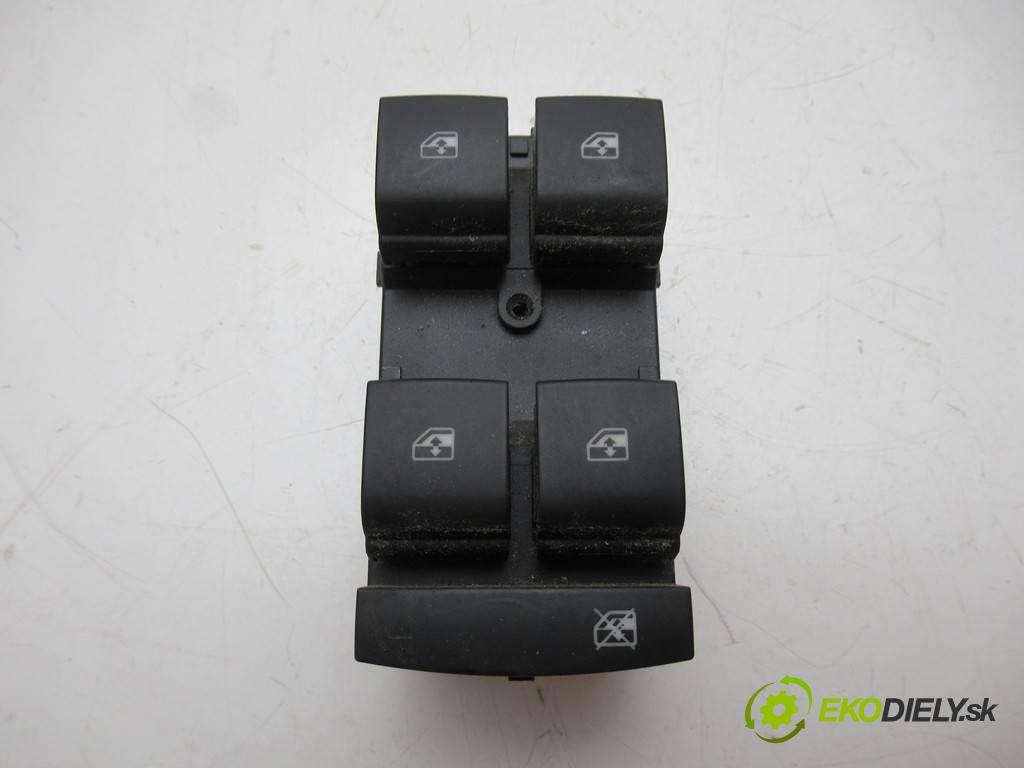 Chevrolet Orlando  2011 120 kW 2.0VCDI 163KM 10-18 2000 Prepínač okien 20917577 (Prepínače, spínače, tlačidlá a ovládače kúrenia)