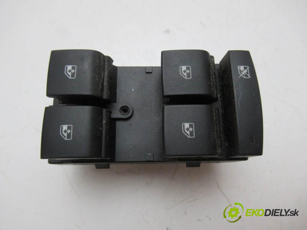 Chevrolet Orlando  2011 120 kW 2.0VCDI 163KM 10-18 2000 Prepínač okien 20917577 (Prepínače, spínače, tlačidlá a ovládače kúrenia)