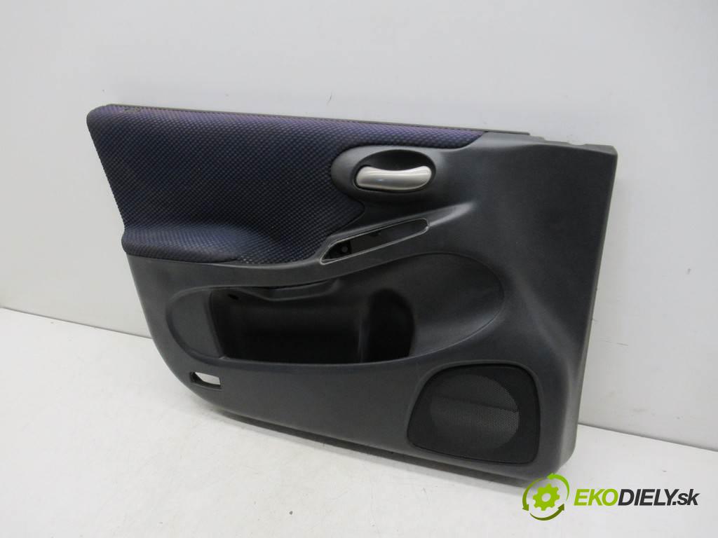 Fiat Stilo  2002 76 kW HATCHBACK 5D 1.6B 103KM 01-07 1600 čalúnenie Dvere predný ľavy tapacír  (Ostatné)