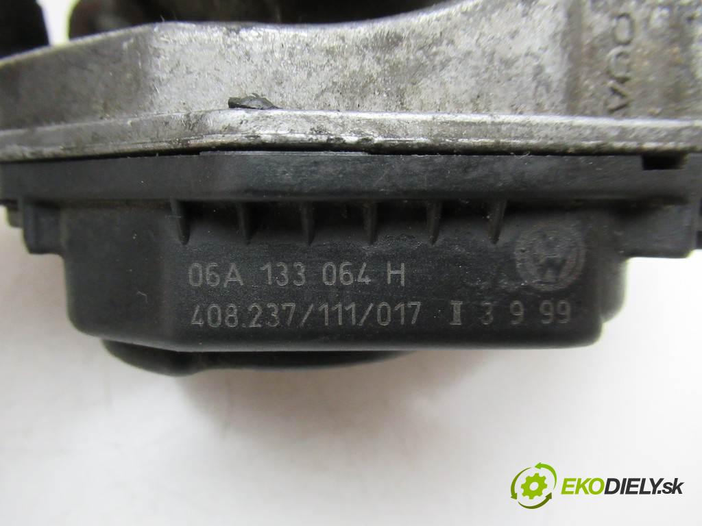 Volkswagen New Beetle  1999  HATCHBACK 3D 2.0B 115KM 97-05 2000 Škrtiaca klapka 06A133064H (Škrtiace klapky)
