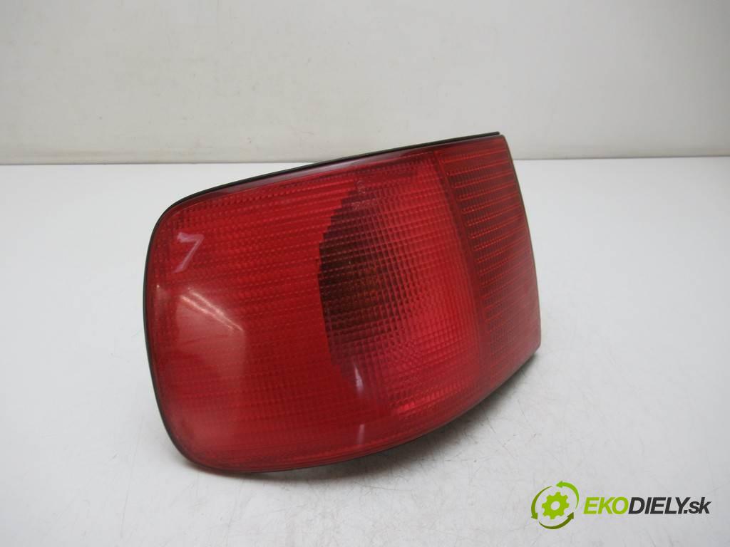 Audi A8 D2  2000  LIFT SEDAN 4D 4.2B V8 310KM 94-02 4200 světlo zadní část levá strana 4D0945095