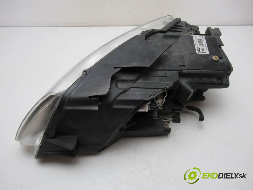 Volkswagen Passat B6    BI-XENON SKRĘTNY  Svetlomet pravy 3C0941752K (Pravé)
