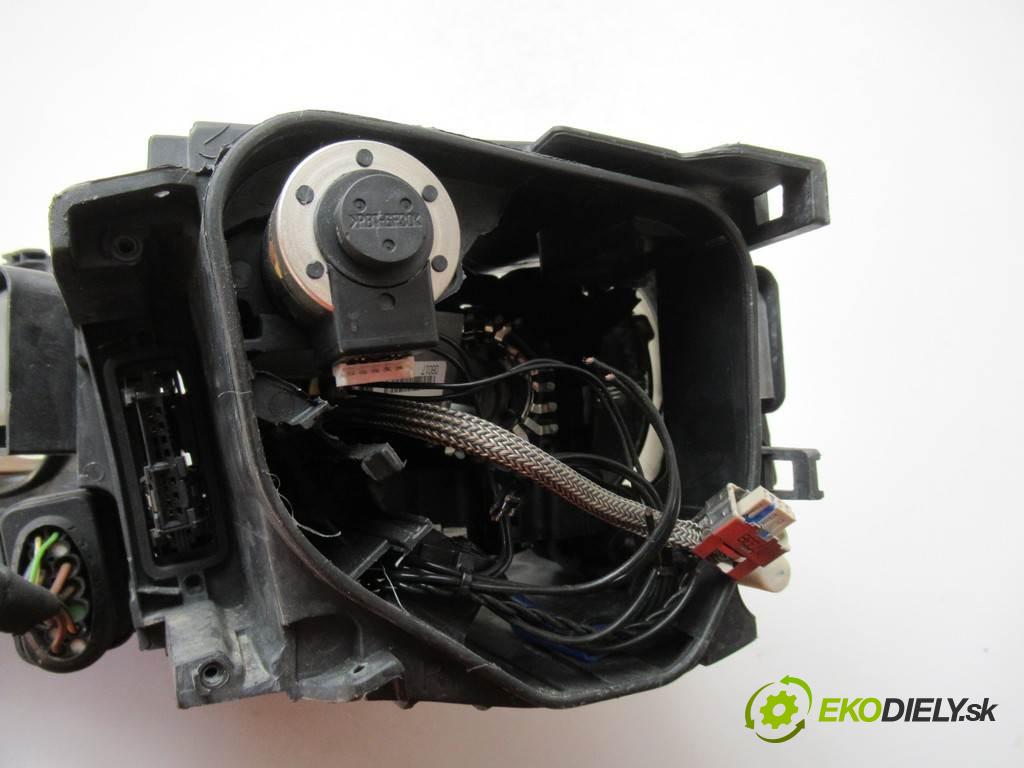 Volkswagen Passat B6    BI-XENON SKRĘTNY  Svetlomet pravy 3C0941752K (Pravé)