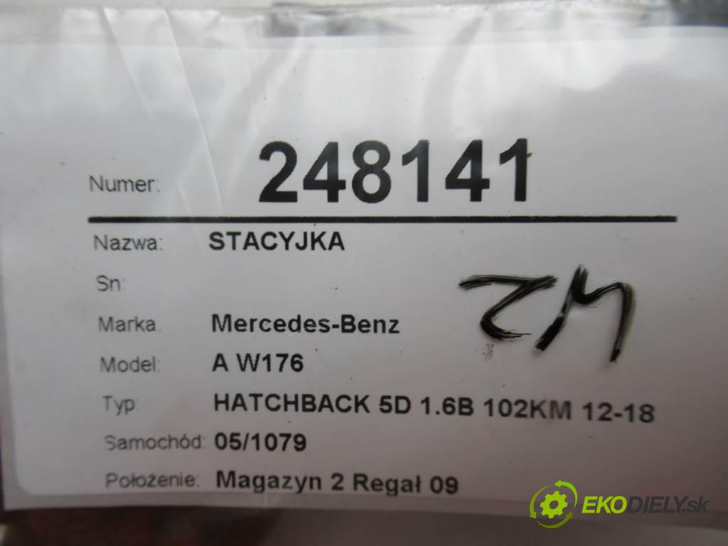 Mercedes-Benz A W176  2015  HATCHBACK 5D 1.6B 102KM 12-18 1600 spínačka A2469054702 (Spínací skříňky a klíče)