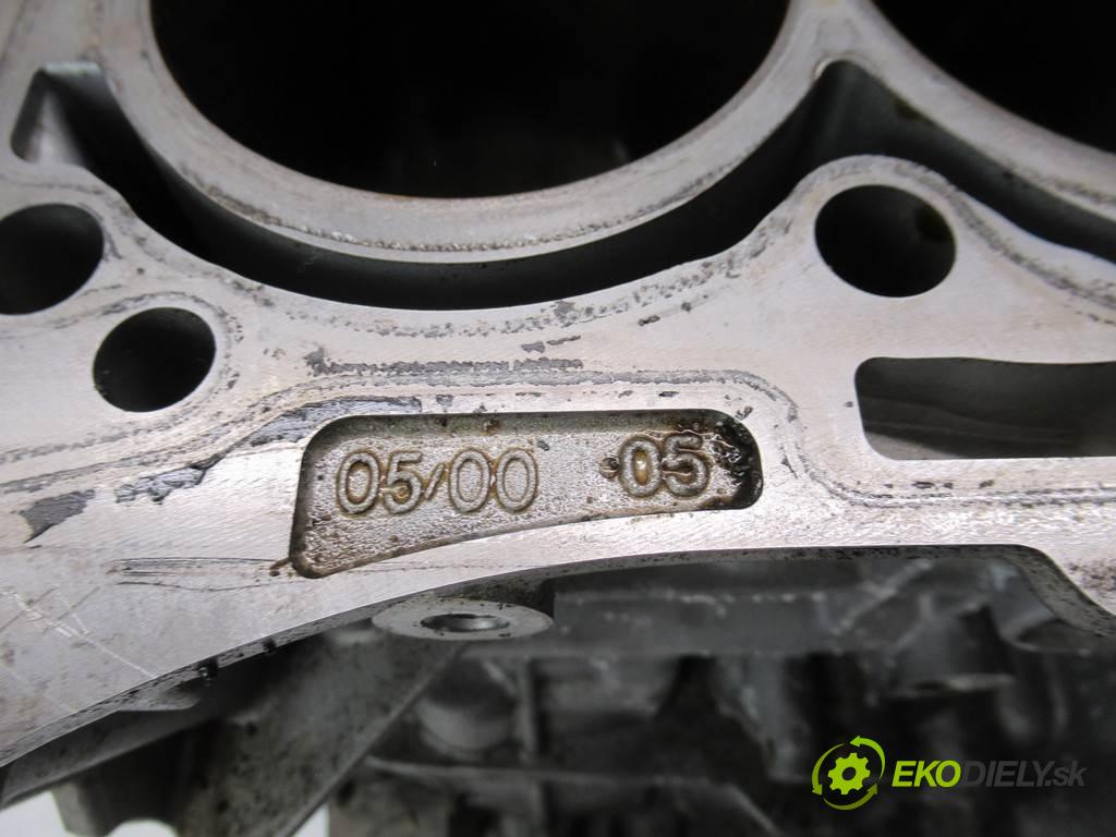 Mercedes-Benz A W176    HATCHBACK 5D 1.6B 102KM 12-18  Blok Motor R2700106100 270910 (Blok motora)