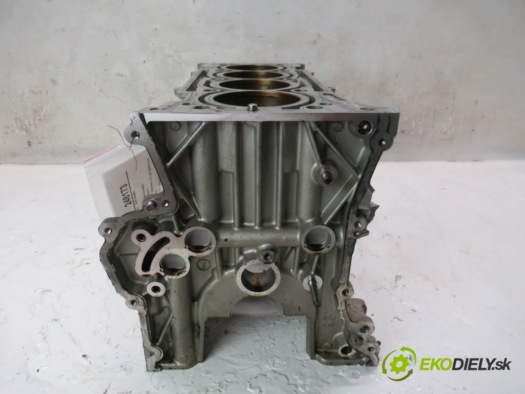 Mercedes-Benz A W176    HATCHBACK 5D 1.6B 102KM 12-18  Blok Motor R2700106100 270910 (Blok motora)