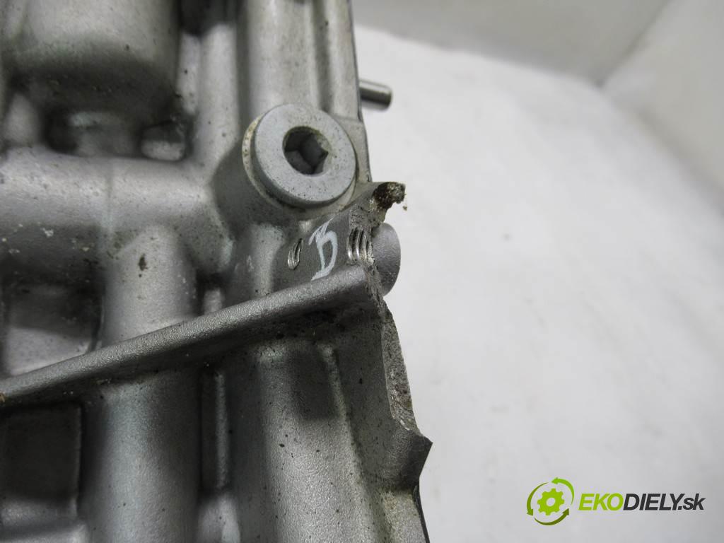 Mercedes-Benz A W176    HATCHBACK 5D 1.6B 102KM 12-18  Blok Motor R2700106100 270910 (Blok motora)