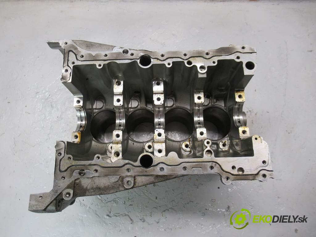 Mercedes-Benz A W176    HATCHBACK 5D 1.6B 102KM 12-18  Blok Motor R2700106100 270910 (Blok motora)