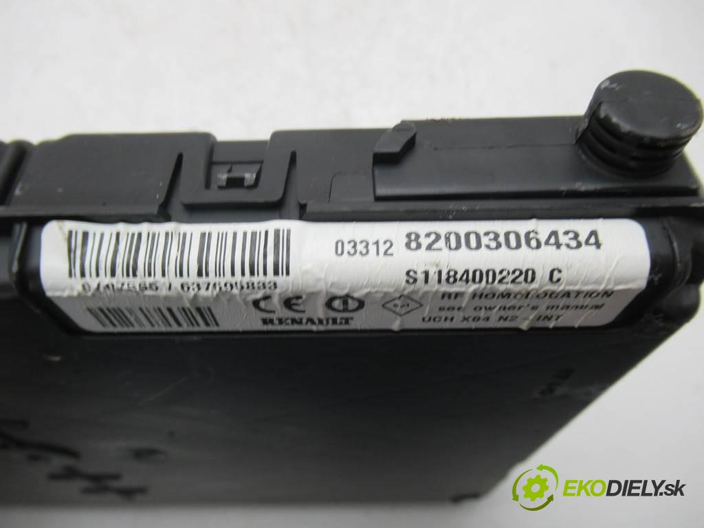 Renault Scenic II    1.9DCI 125KM 03-06  Modul UCH 8200306434 (Ostatné)