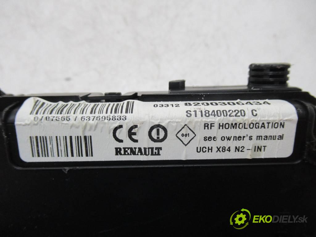 Renault Scenic II    1.9DCI 125KM 03-06  Modul UCH 8200306434 (Ostatné)