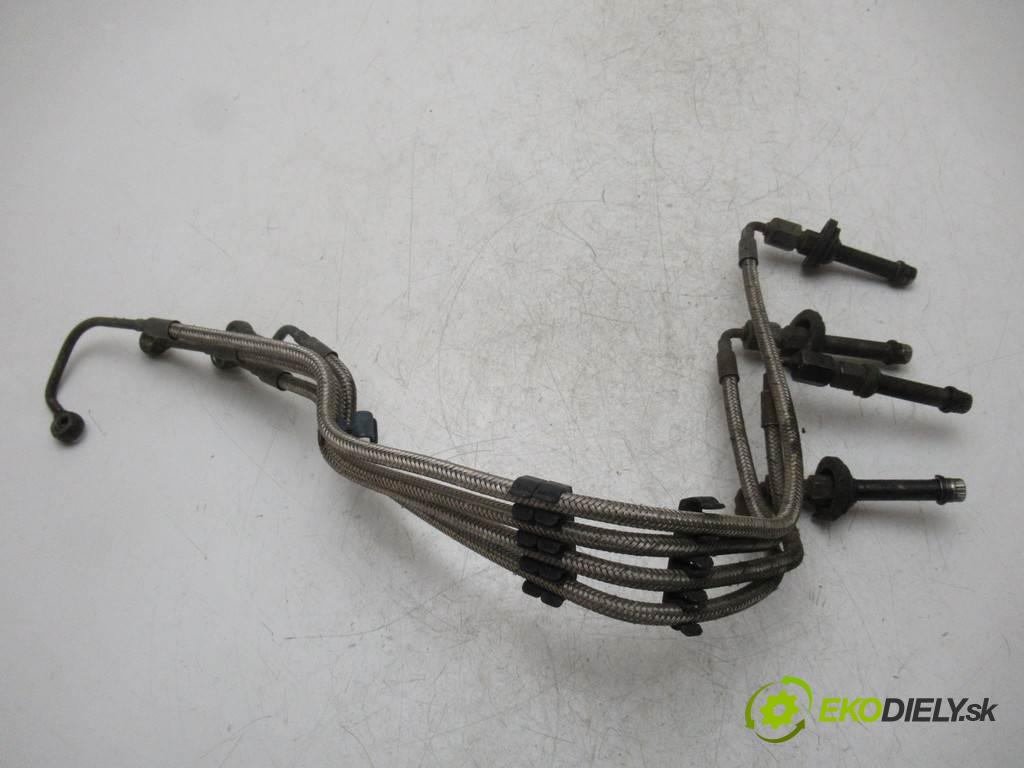 Audi 80 B3  1990  QUATTRO SEDAN 4D 1.8B 90KM 86-91 1800 Lišta vstrekovacia Vstrekovacie ventily 0437502041 049133551A (Vstrekovacie lišty)