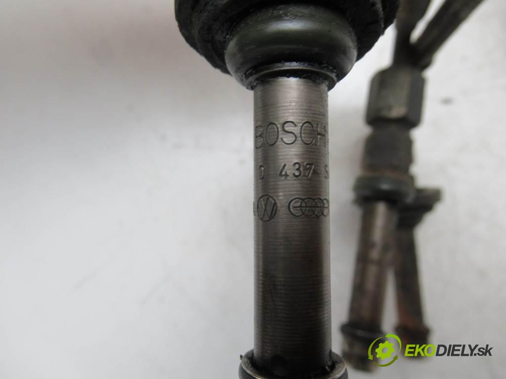 Audi 80 B3  1990  QUATTRO SEDAN 4D 1.8B 90KM 86-91 1800 Lišta vstrekovacia Vstrekovacie ventily 0437502041 049133551A (Vstrekovacie lišty)