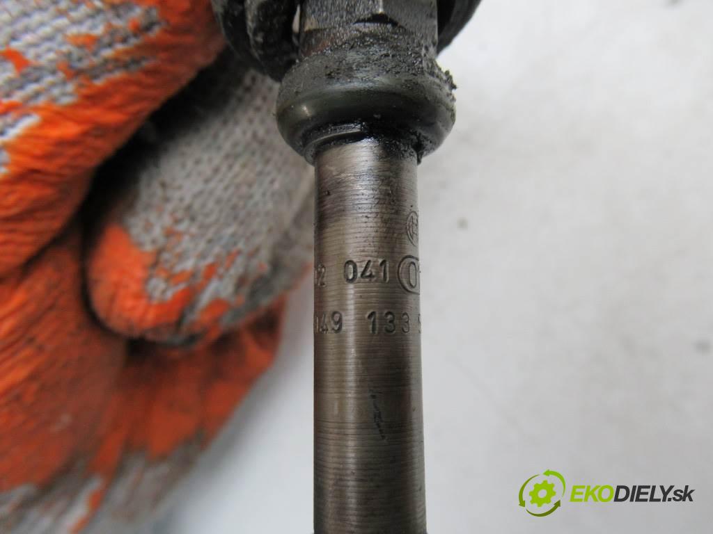 Audi 80 B3  1990  QUATTRO SEDAN 4D 1.8B 90KM 86-91 1800 Lišta vstrekovacia Vstrekovacie ventily 0437502041 049133551A (Vstrekovacie lišty)