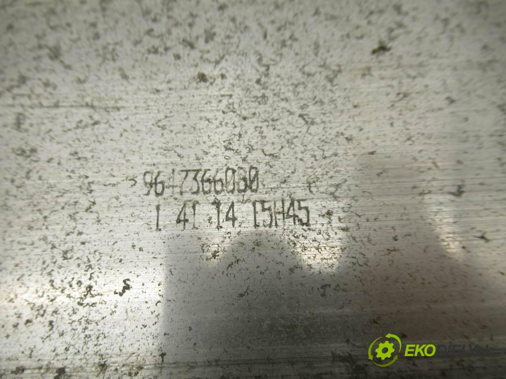 Peugeot 308 II SW  2014  T9 KOMBI 5D 2.0HDI 150KM 13- 1997 Výstuha nárazníka zad  (Výstuhy zadné)