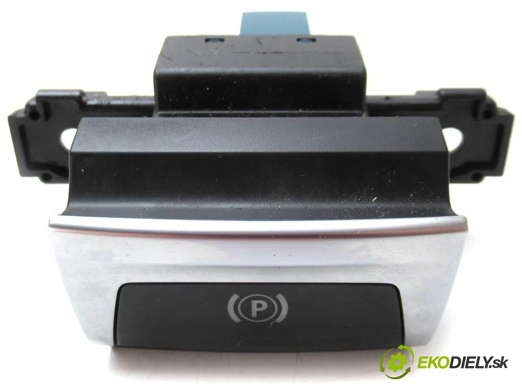 Peugeot 308 II SW    T9 KOMBI 5D 2.0HDI 150KM 13-  Prepínač brzdy ručnej brzdy 96785851VV00 (Prepínače, spínače, tlačidlá a ovládače kúrenia)