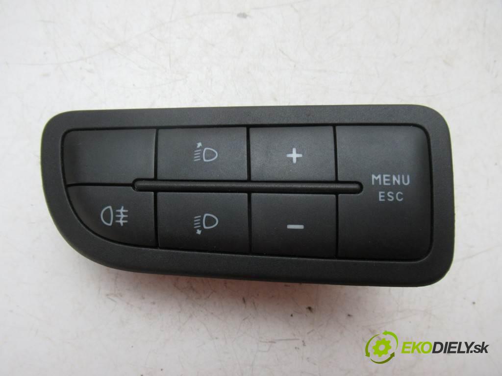 Fiat Grande Punto  2006 57kw HATCHBACK 5D 1.4B 78KM 05-12 1400 Spínač svetiel hmlových 73536768 (Prepínače, spínače, tlačidlá a ovládače kúrenia)
