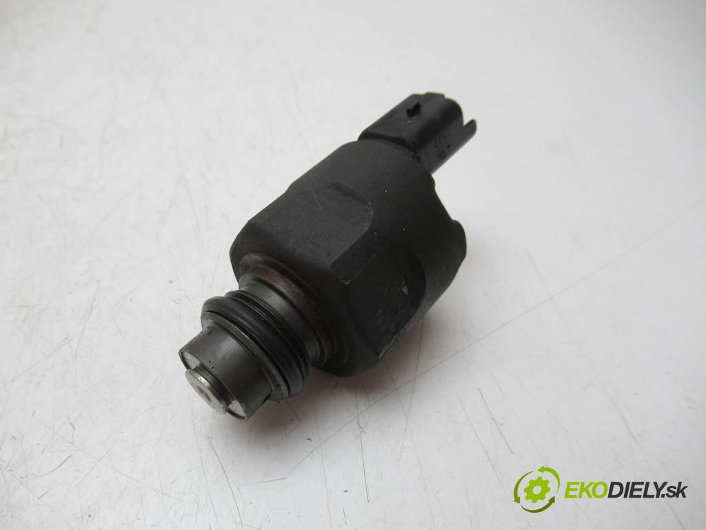 Peugeot 407 SW    KOMBI 5D 2.0HDI 136KM 04-11  Regulátor tlaku paliva  (Ostatné)