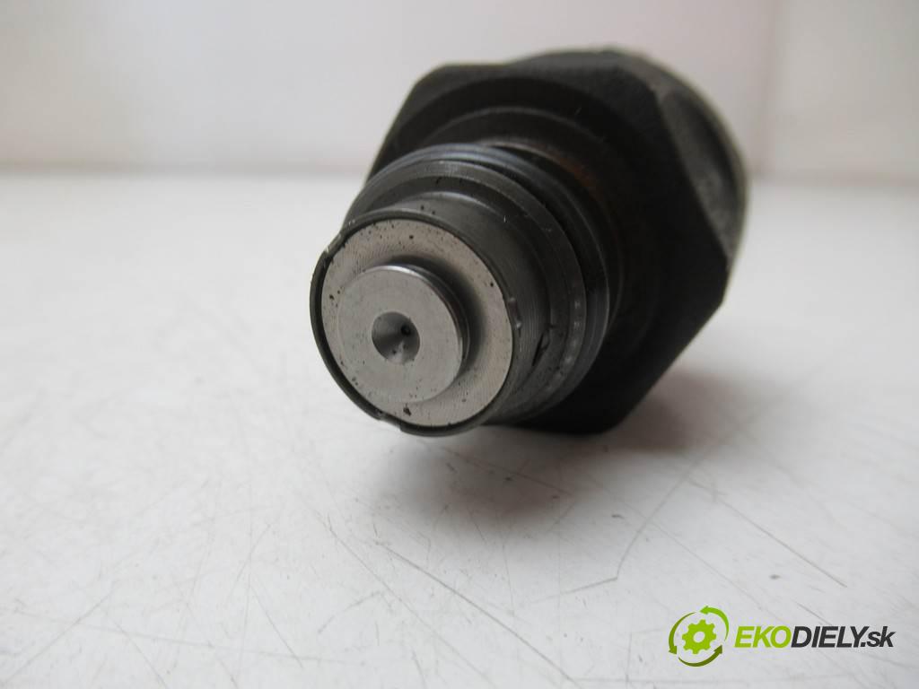 Peugeot 407 SW    KOMBI 5D 2.0HDI 136KM 04-11  Regulátor tlaku paliva  (Ostatné)