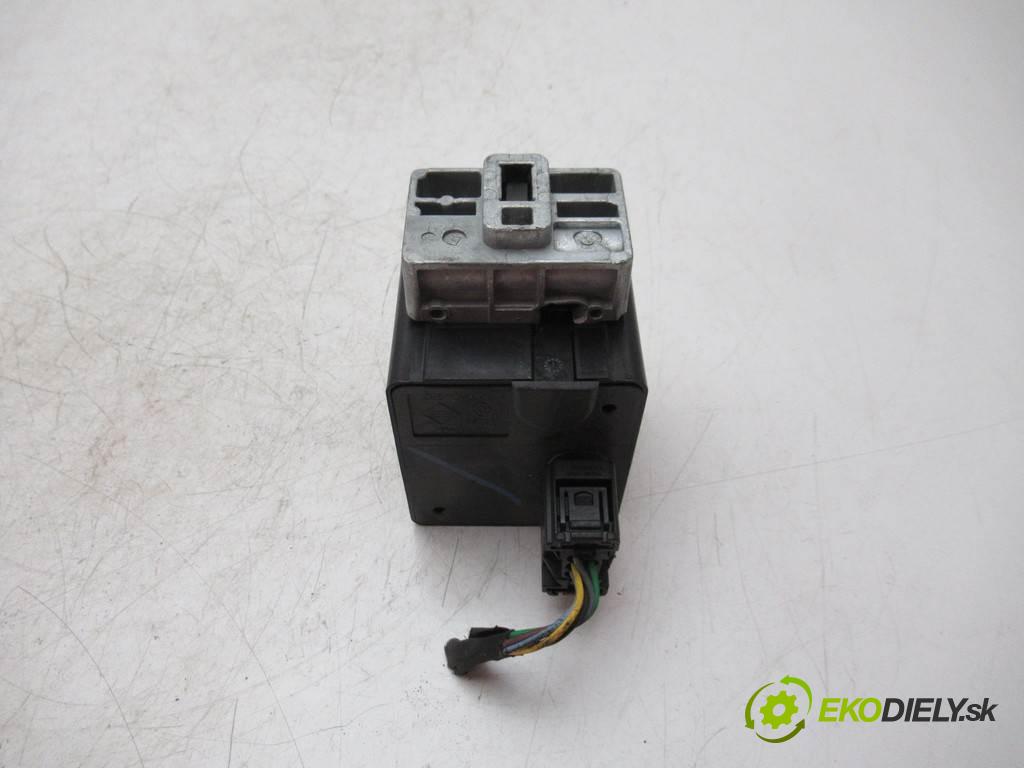 Renault Laguna III    LIFT KOMBI 5D 2.0DCI 150KM 07-15  blokáda volantu 8200604932 (Ostatní)