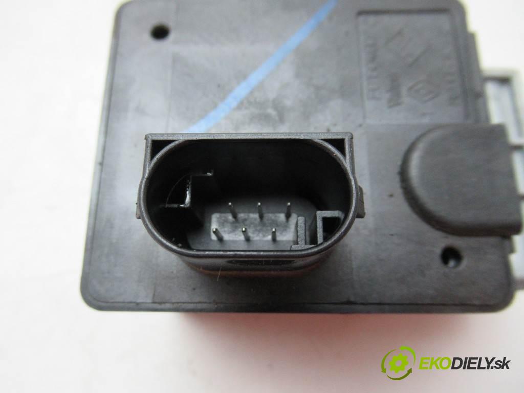 Renault Laguna III    LIFT KOMBI 5D 2.0DCI 150KM 07-15  blokáda volantu 8200604932 (Ostatní)