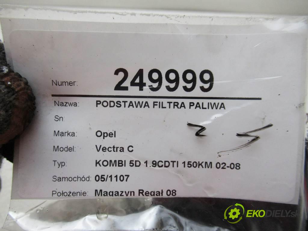 Opel Vectra C  2005 110 kW KOMBI 5D 1.9CDTI 150KM 02-08 1900 obal filtra paliva 13122587 (Kryty palivové)
