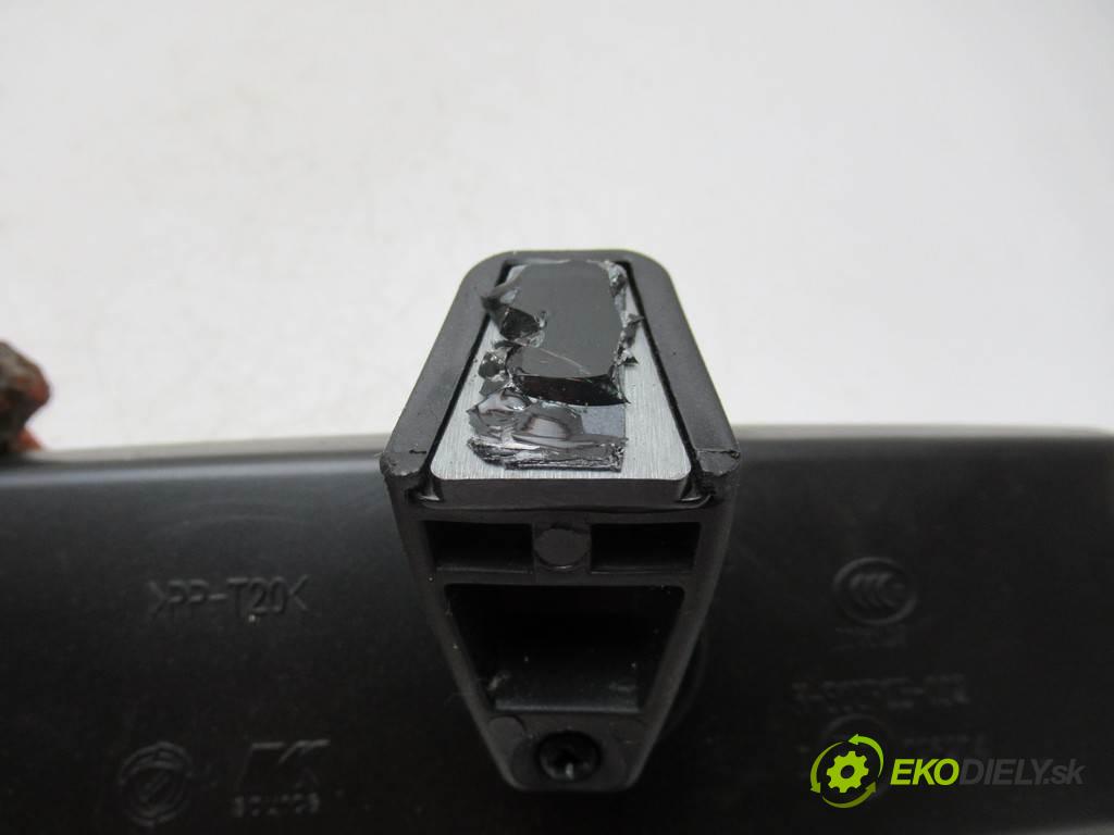 Fiat Punto Evo    HATCHBACK 5D 1.2B 69KM 2012-2018  zpětné zrcátko vnitřní  (Světla vnitřní)