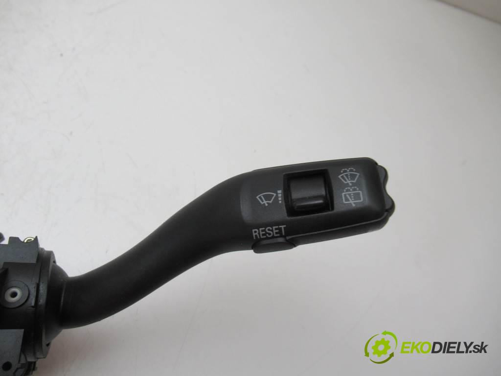 Audi A4 B7  2005 103 kW KOMBI 5D 2.0TDI 140KM 04-08 2000 Prepínač kombinovaný 8E0953549Q (Prepínače, spínače, tlačidlá a ovládače kúrenia)