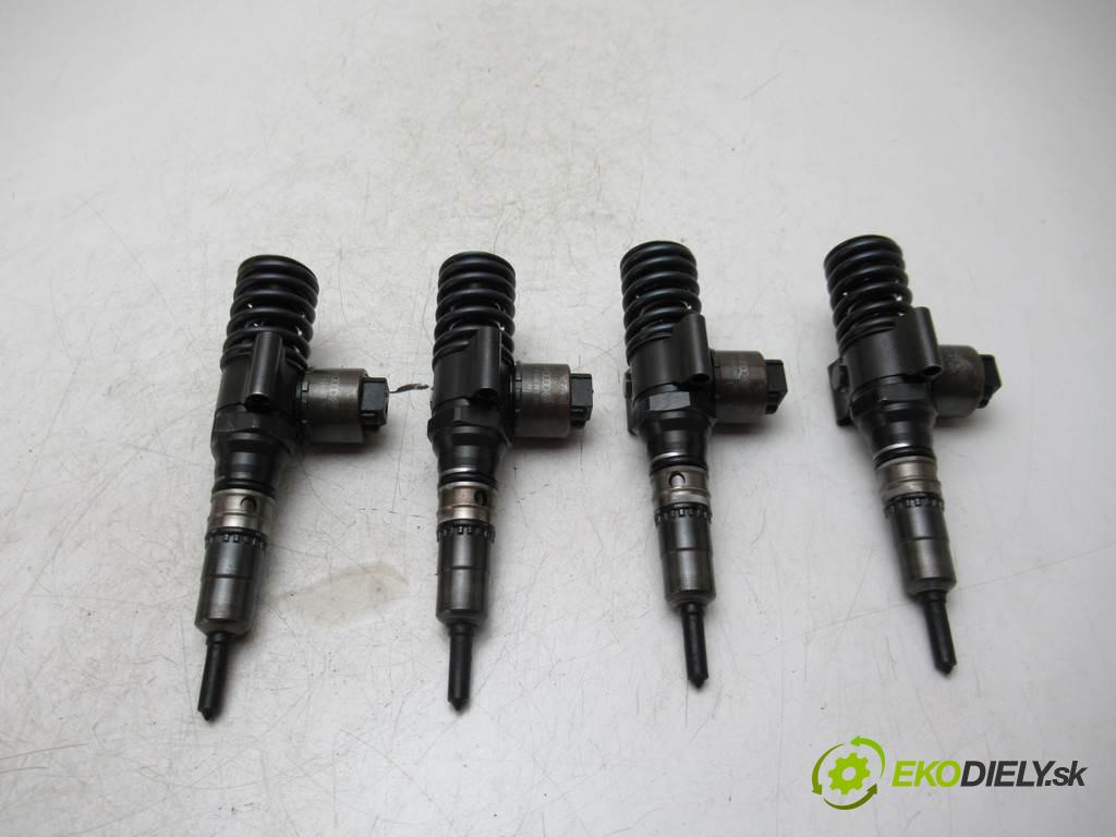 Audi A4 B7  2005 103 kW KOMBI 5D 2.0TDI 140KM 04-08 2000 vstrekovače 03G130073G 0414720404 (Vstrekovače)