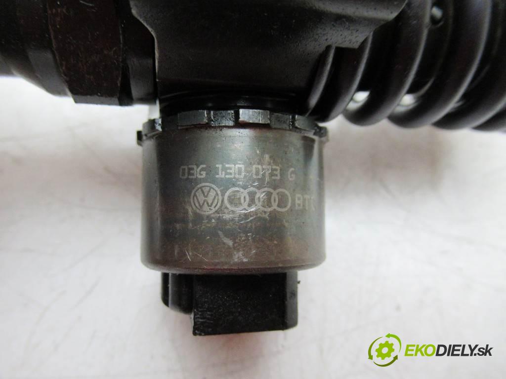 Audi A4 B7  2005 103 kW KOMBI 5D 2.0TDI 140KM 04-08 2000 vstrekovače 03G130073G 0414720404 (Vstrekovače)
