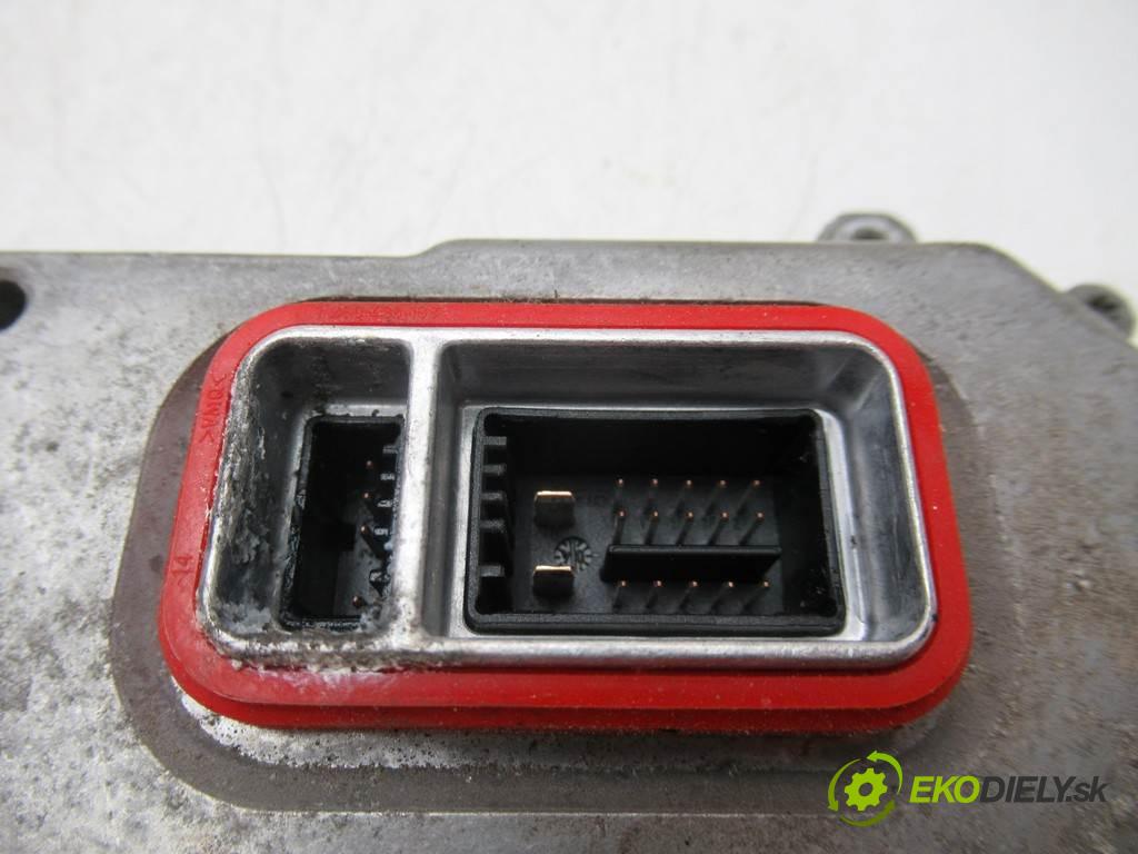 Audi A4 B7    KOMBI 5D 2.0TDI 140KM 04-08  měnič XENON 1307329115 (Měniče)