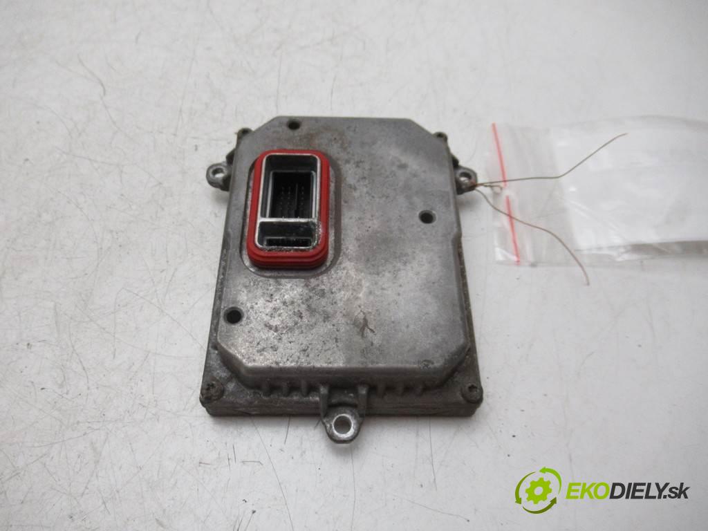 Audi A4 B7    KOMBI 5D 2.0TDI 140KM 04-08  měnič XENON 1307329115 (Měniče)