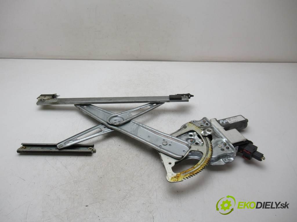 Toyota Corolla E12  2005 71 kW HATCHBACK 5D 1.4VVTI 97KM 02-07 1400 mechanismus okna přední část pravý 69810-02130