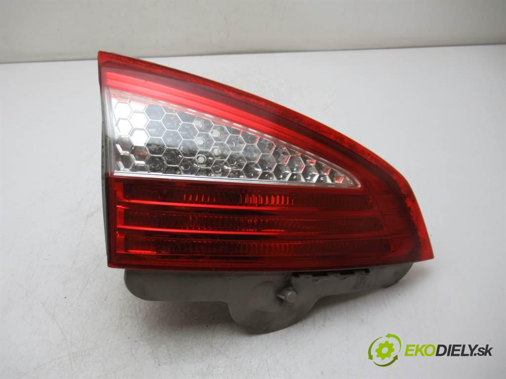 Ford Mondeo Mk4  2008 103 kW KOMBI 5D 2.0TDCI 140KM 07-10 2000 Svetlo zad ľavá strana vnútorná 7S71-13A603-B (Ostatné)