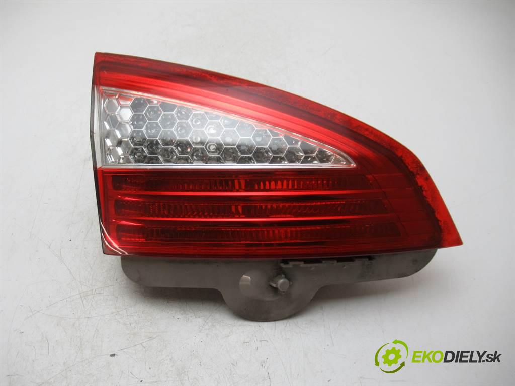 Ford Mondeo Mk4  2008 103 kW KOMBI 5D 2.0TDCI 140KM 07-10 2000 Svetlo zad ľavá strana vnútorná 7S71-13A603-B (Ostatné)