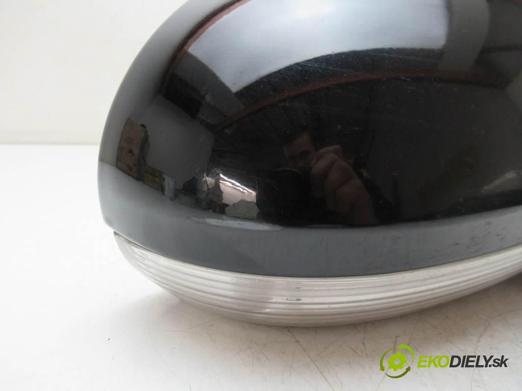 Volkswagen Passat B6  2005 103 kW KOMBI 5D 2.0TDI 140KM 05-10 2000 Spätné zrkadlo pravé  (Ostatné)