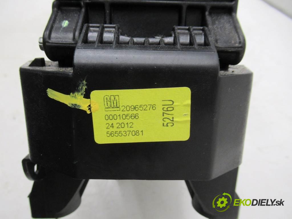 Opel Insignia  2012 143 kW HATCHBACK 5D 2.0CDTI 195KM 08-13 2000 Kulisa - - 20965276 (Rýchlostné páky / kulisy)