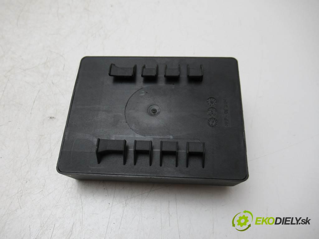 Opel Insignia    HATCHBACK 5D 2.0CDTI 195KM 08-13  modul řídící jednotka světel 13505960 (Ostatní)