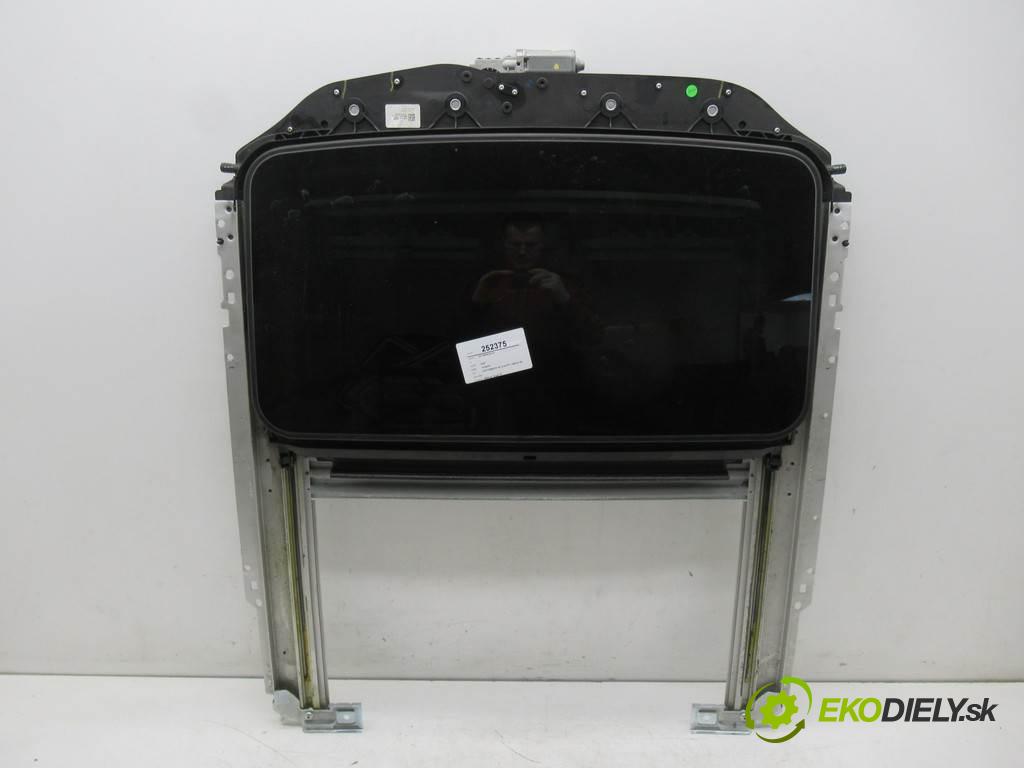 Opel Insignia    HATCHBACK 5D 2.0CDTI 195KM 08-13  strešné okno 13389393 (Sklá karosérie)