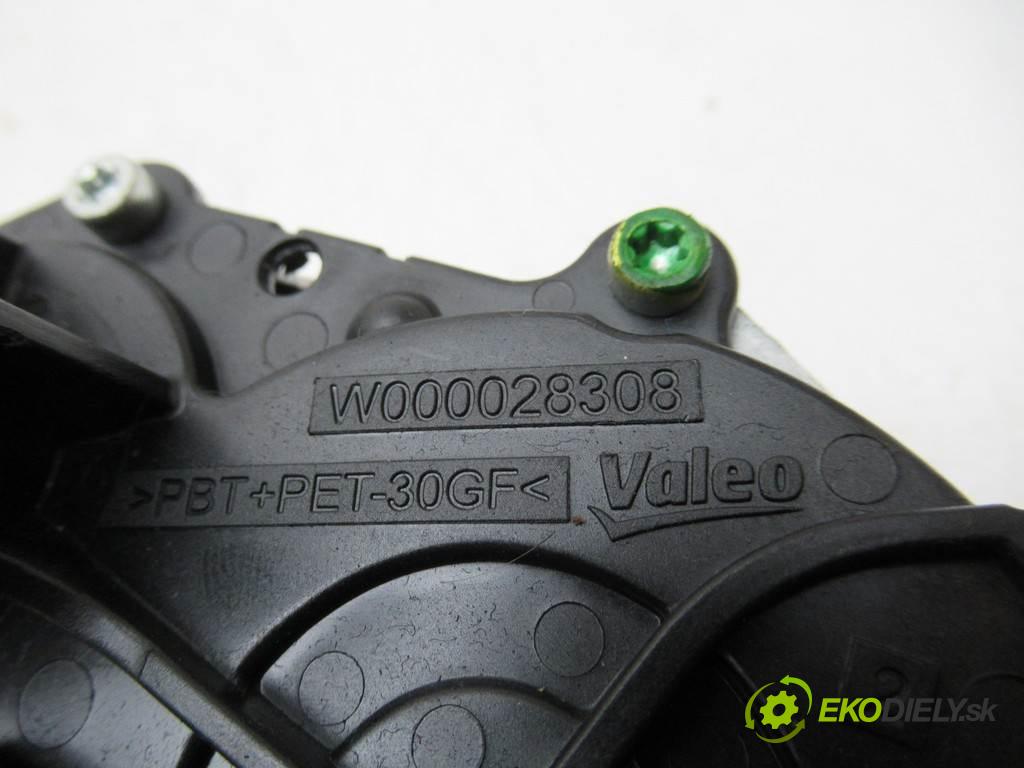 Dacia Logan II  2016 54 kW KOMBI 5D 1.2B 75KM 12- 1200 motorek stěračů zadní část 287104350R