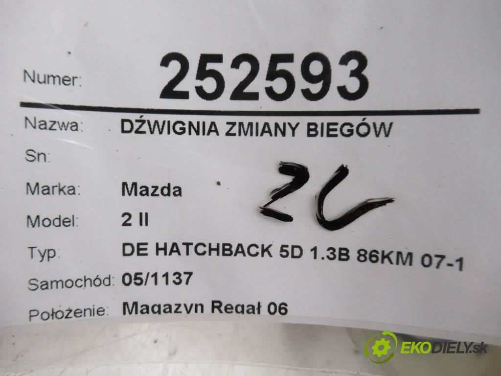 Mazda 2 II  2009 63kw DE HATCHBACK 5D 1.3B 86KM 07-10 1400 Kulisa - -  (Rýchlostné páky / kulisy)